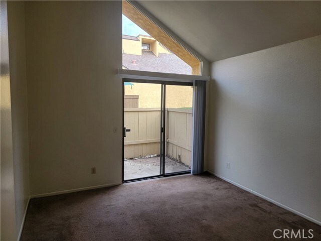 Building Photo - 435 W 9th St