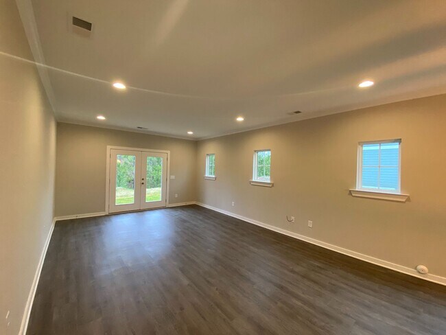 Building Photo - Home for Rent in Calera, AL!!! Available t...