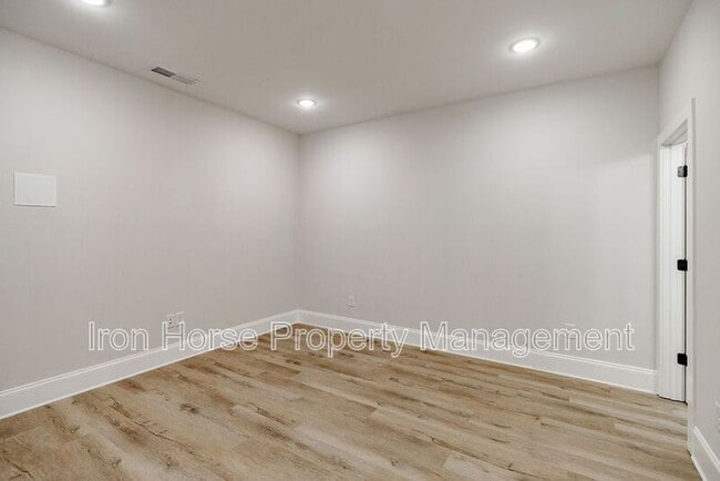 Building Photo - 125 Harper St