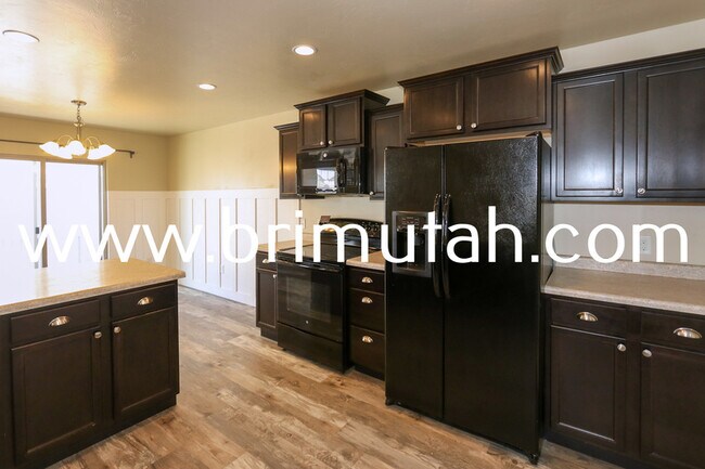 Building Photo - 14547 S Edgemere Dr