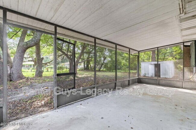 Building Photo - 3827 Colebrooke Dr