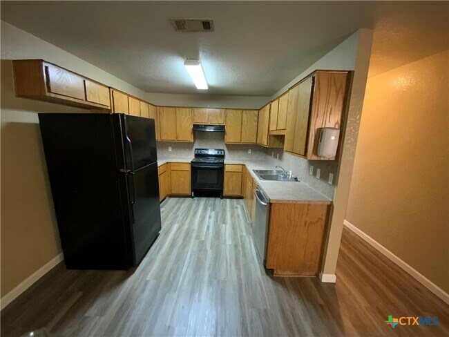 Building Photo - 2602 Edgefield St