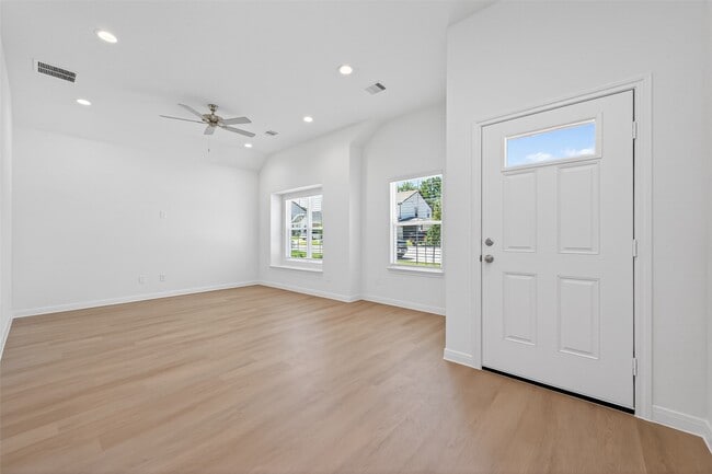 Building Photo - 11864 E Gate Dr