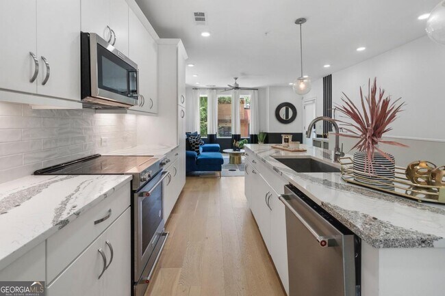 Building Photo - 371 Pratt Dr SE