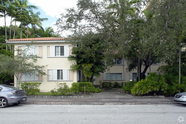 Primary Photo - 737 Valencia Ave