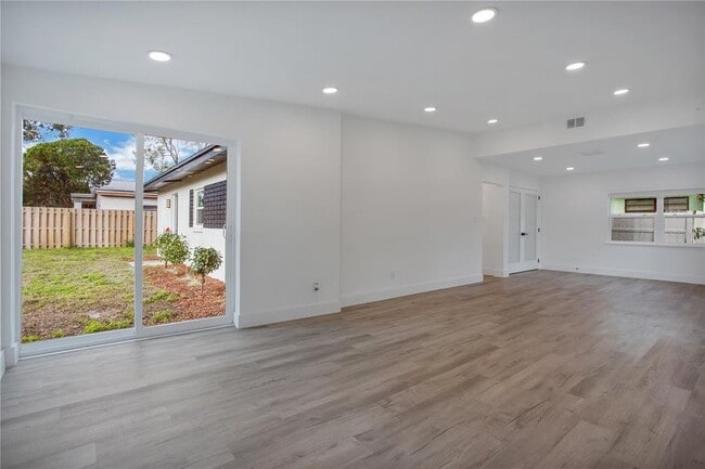 Building Photo - 4201 Mizell St