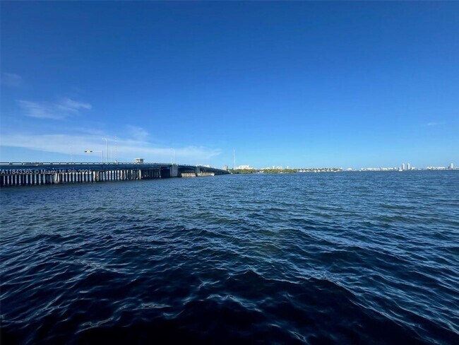 Building Photo - 7845 NE Bayshore Ct