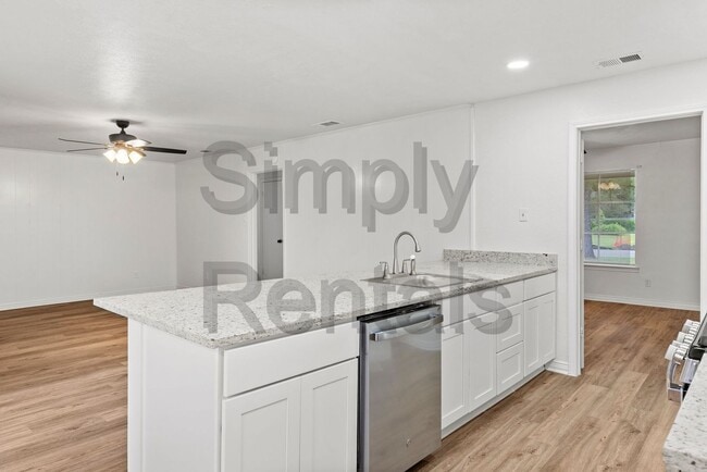 Building Photo - 3 Timberside Dr