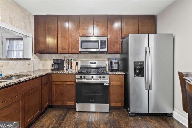 Building Photo - 867 Beecher St SW