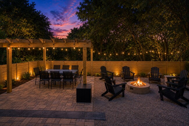 Building Photo - Fully Furnished 2BR/2BA Near USC – Pre-Leasing for January 2027