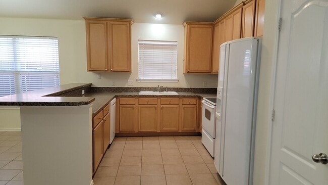 Building Photo - Spacious 4/2/2 - Cooper School District