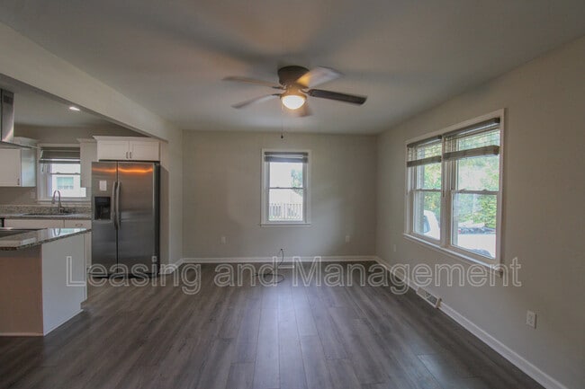 Building Photo - 1087 Bexley St