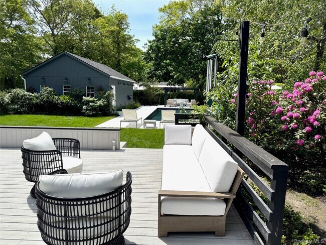 Building Photo - 6 Long Ln