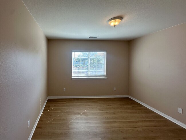 Building Photo - Available now! Beautiful 4 Bedroom Home for Rent in WOLF CREEK community of South Temecula!