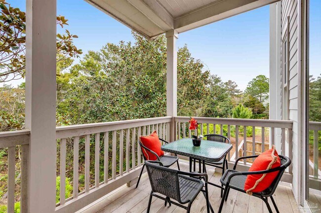 Building Photo - 70 Marthas Ln