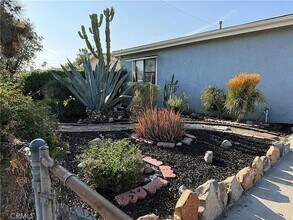 Building Photo - 1353 Pengra St