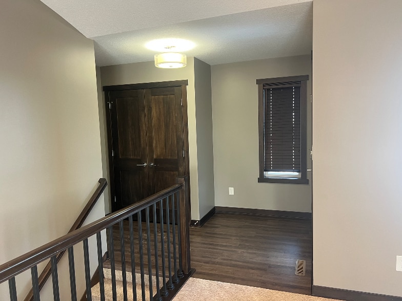 Building Photo - 306 Luella Pl NE