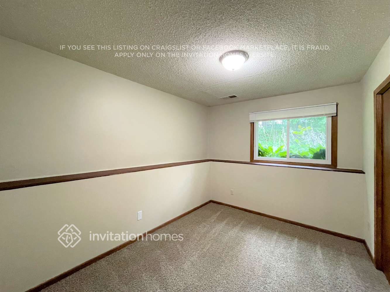 Building Photo - 5325 W 140th St
