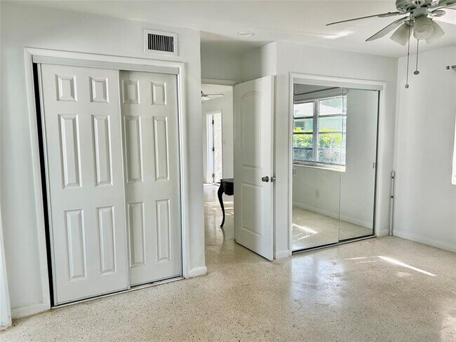 Building Photo - 4307 Sea Grape Dr