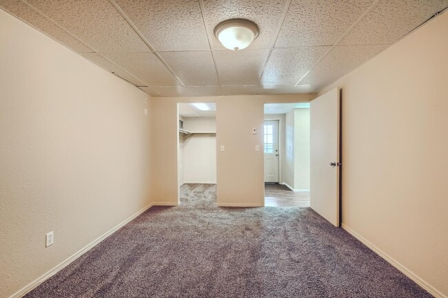Building Photo - 14783 S Wandcrest Dr