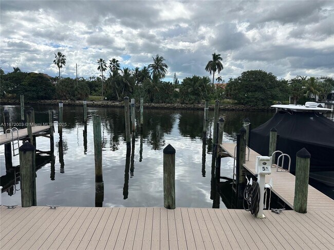 Building Photo - 240 Captains Walk