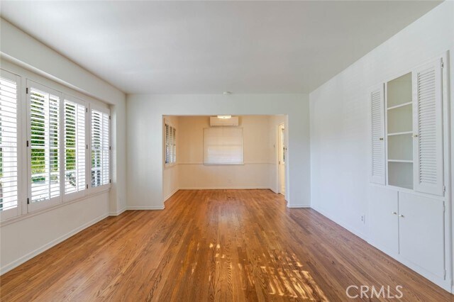 Building Photo - 1305 E Glenoaks Blvd