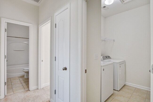 Building Photo - 156 Red Leaf Blvd