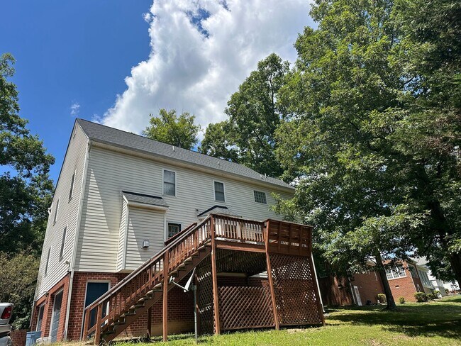 Building Photo - 4421 Dianawood Dr