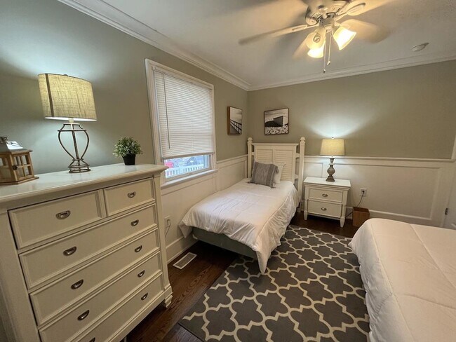 Building Photo - Avalon Bayside Condo - Sleeps 8 - Winter Rental Only