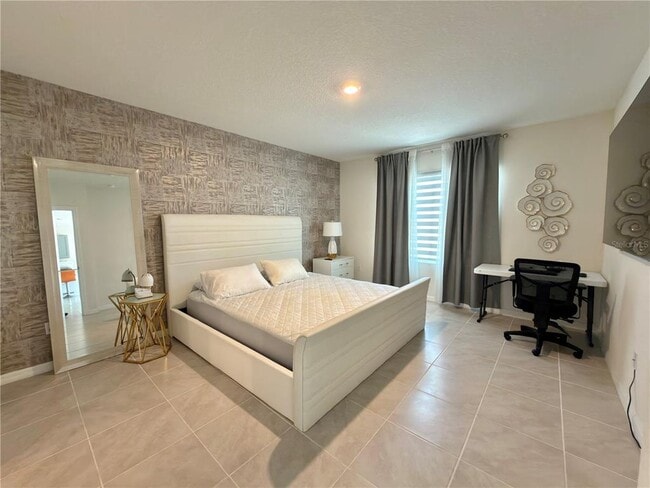 Building Photo - 9004 Tuscan Cypress St