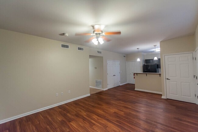 Interior Photo - Tenth & College Village