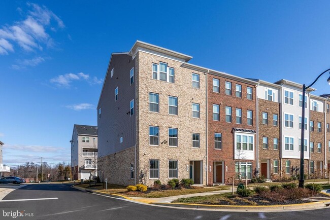 Building Photo - 100 Lawndale Dr