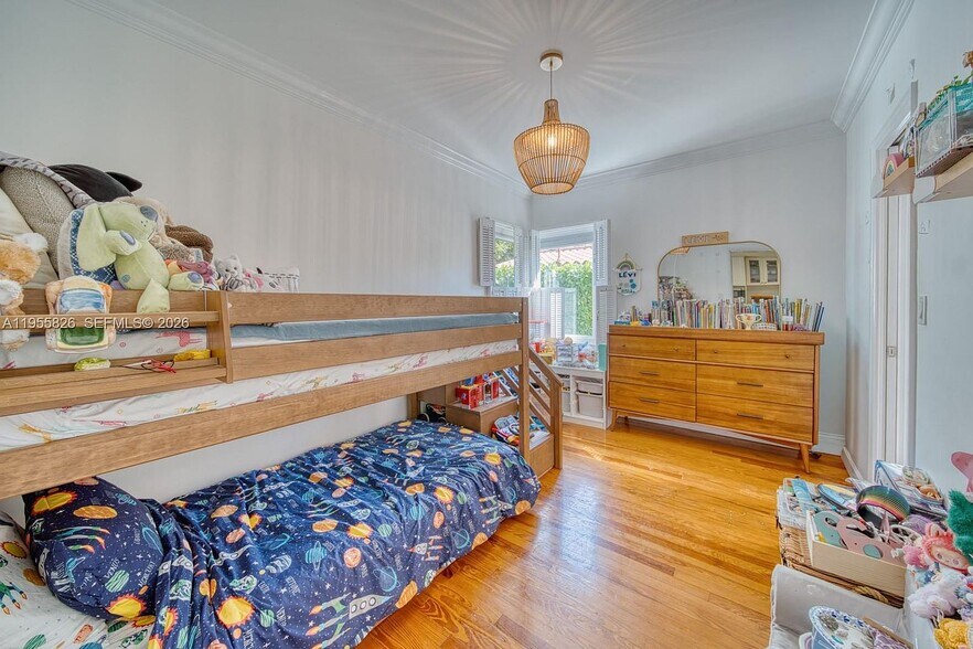 Building Photo - 3227 Riviera Dr