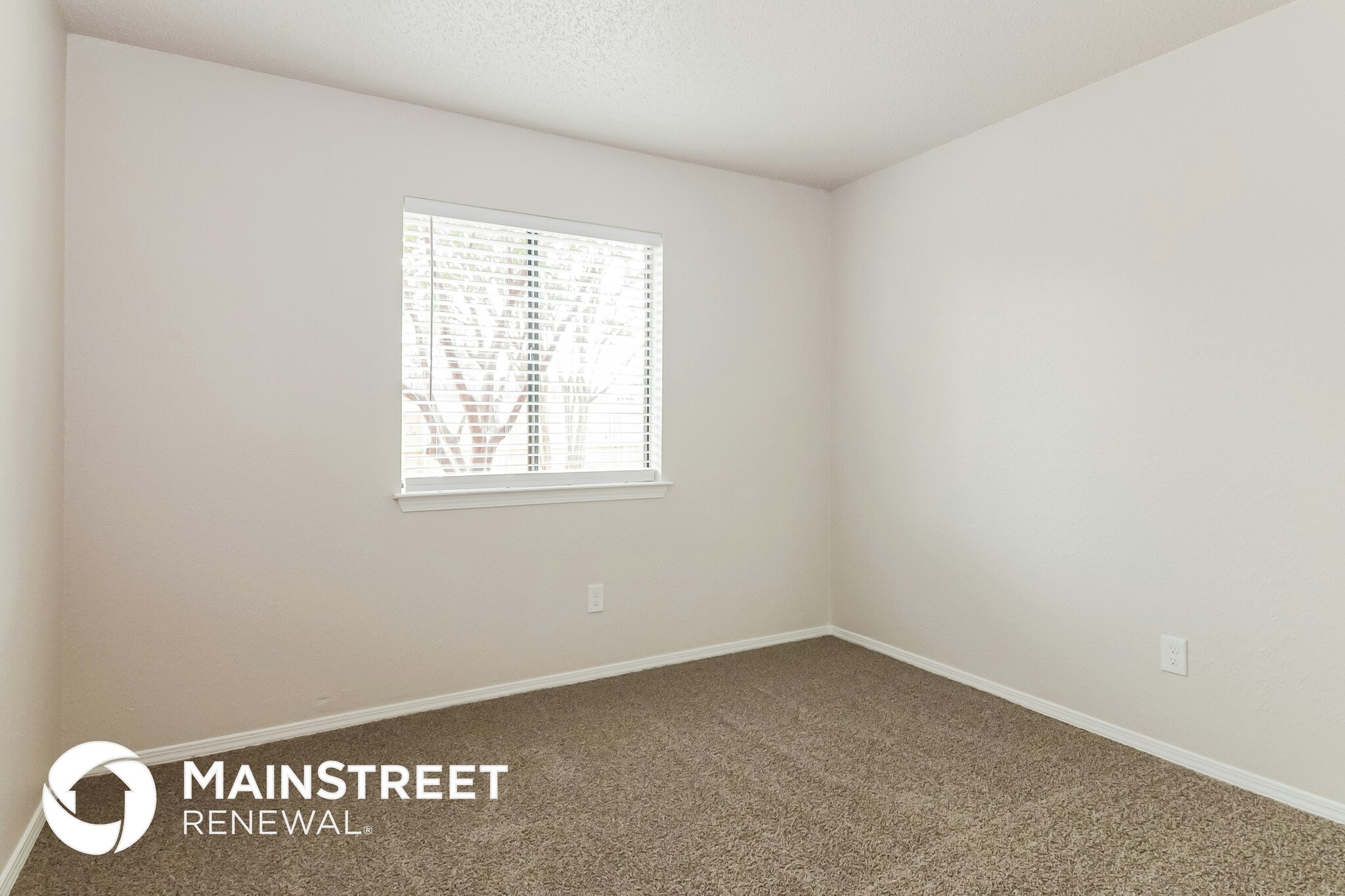 Building Photo - 2718 Holy Cross Ln