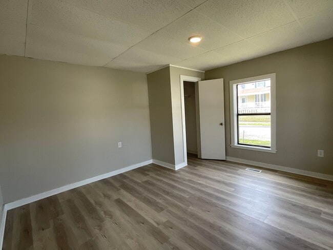 Building Photo - Newly Updated 2 bedroom / 1 bathroom house...