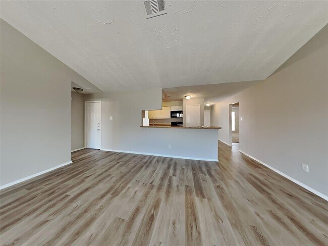 Building Photo - 9507 Water Park Ct