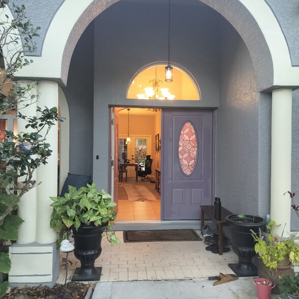 Building Photo - 12408 N Ola Ave