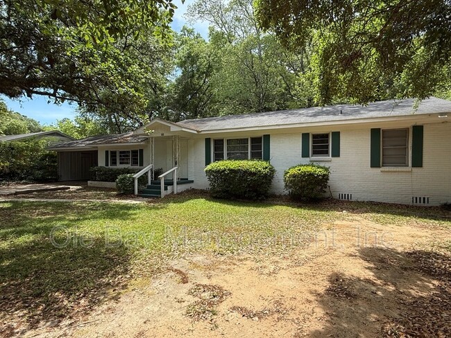 Primary Photo - 132 General Bullard Ave