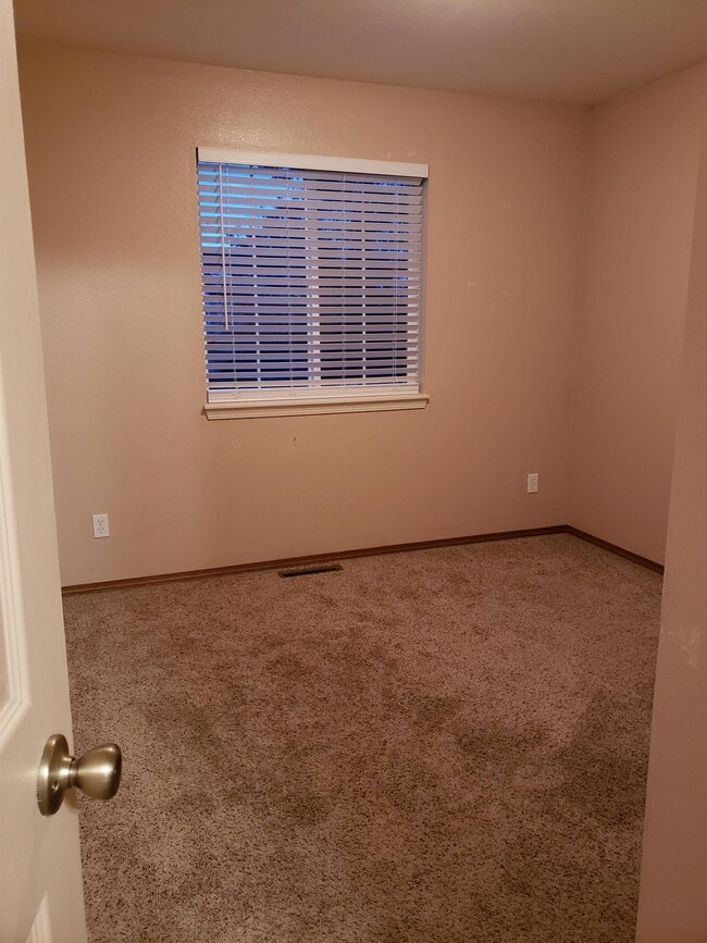 Building Photo - 316 Greenway Ct