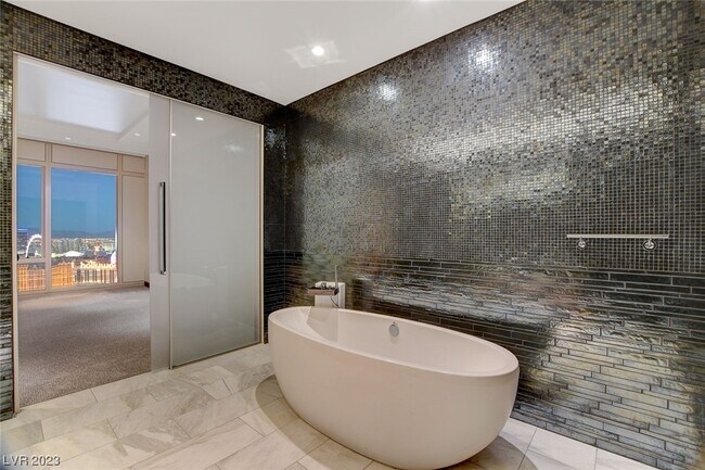 Building Photo - 3750 Las Vegas Blvd S