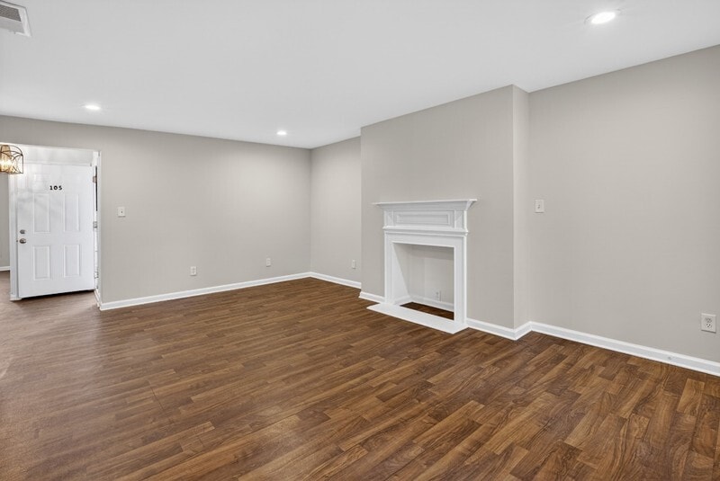 Building Photo - 3575 Oakvale Rd