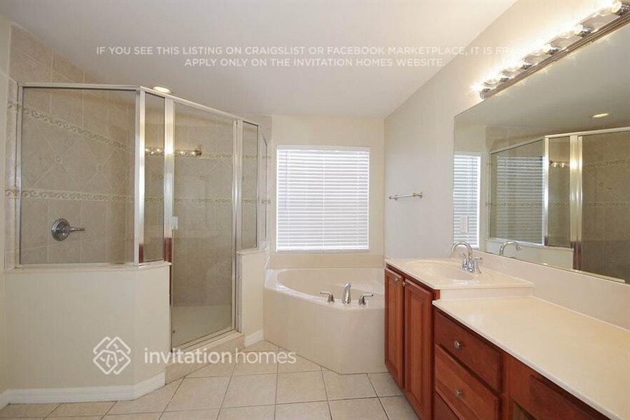Building Photo - 5011 Bellthorn Dr