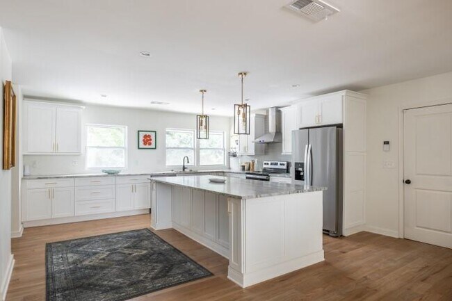 Building Photo - 3154 N Druid Hills Rd