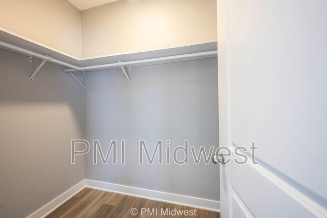 Building Photo - 1817 Montcalm St
