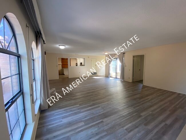 Building Photo - 925 Holbrook Cir