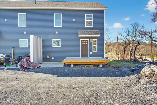 Building Photo - 104 North Rd