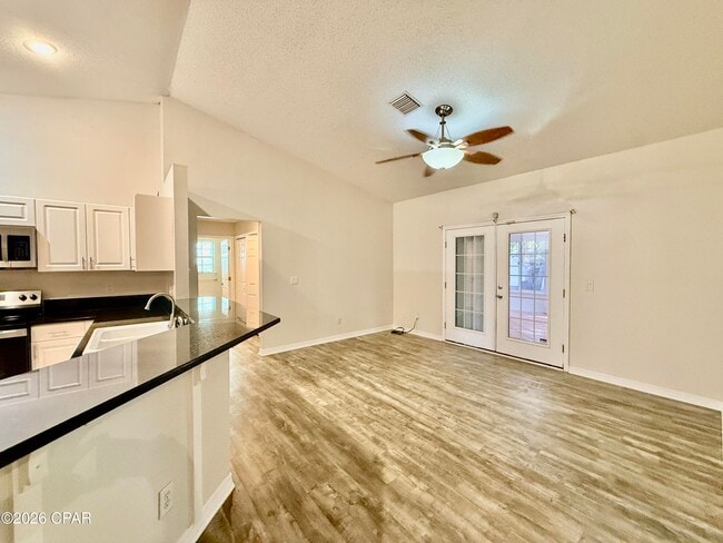 Building Photo - 232 Summerwood Dr