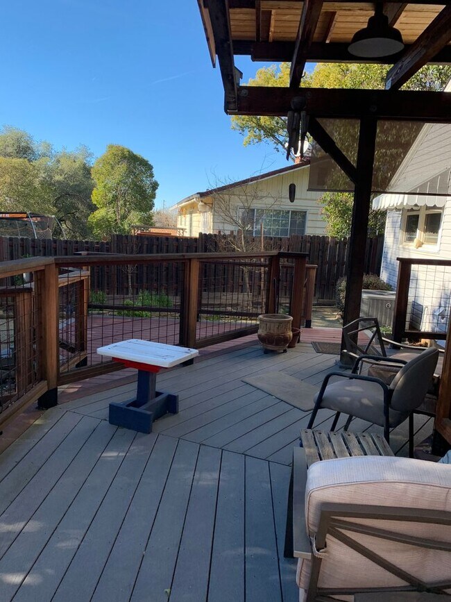 Building Photo - South Auburn/ Skyridge school  district