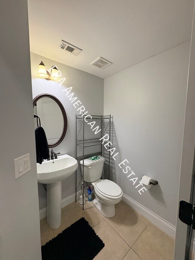 Building Photo - 485 Westgate Wy