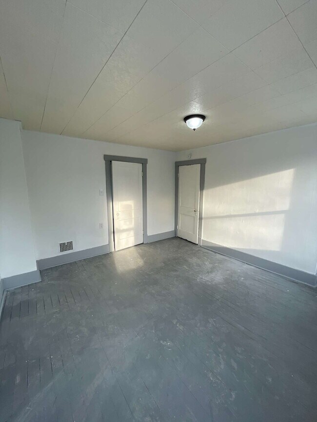 Building Photo - 618 Penn Ave